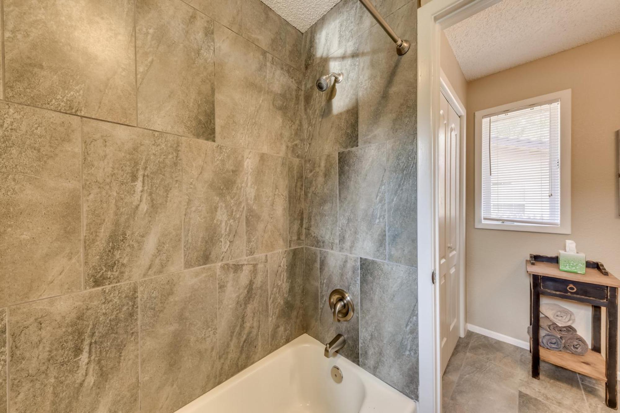 Ruidoso Home With Patio, Walk To Restaurants! Ngoại thất bức ảnh